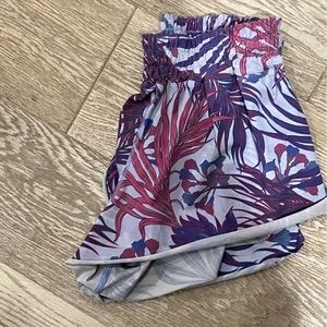 SUPER RAR LULULEMON TROPICAL PATTERN SHORTS